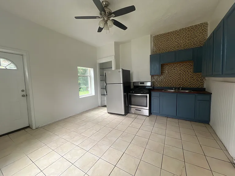 818 Summit Ave — Photo 5