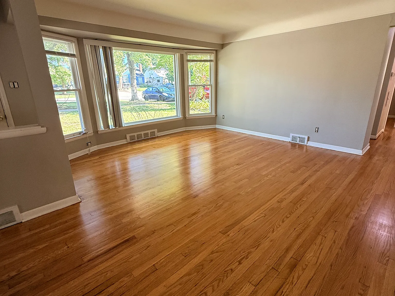 3 bed, 1500 sqft, $2,000 — Photo 2