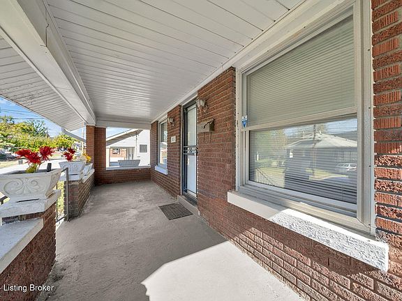 4th image of 303 S 39th St