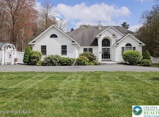 343 High Country Dr, Blakeslee, PA 18610