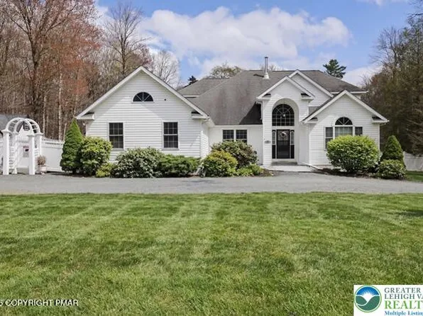 343 High Country Dr, Blakeslee, PA 18610