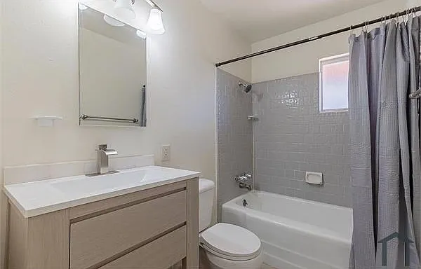 151 E 24th Pl #151 — Photo 14