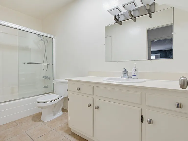 7858 Cowles Mountain Ct #D27 — Photo 21