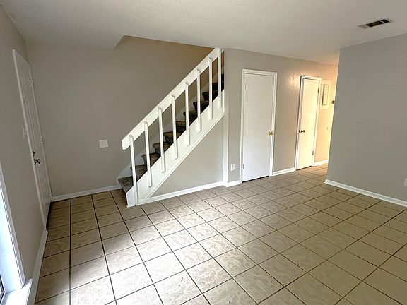 3rd image of 1811 Hartsfield Rd #A