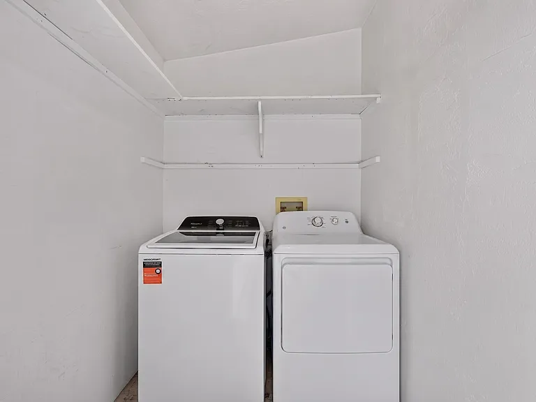 4720 N Miller Rd — Photo 39
