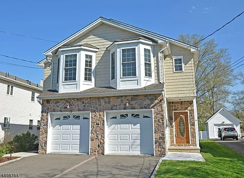 10 Gates Ave #B Photo 1