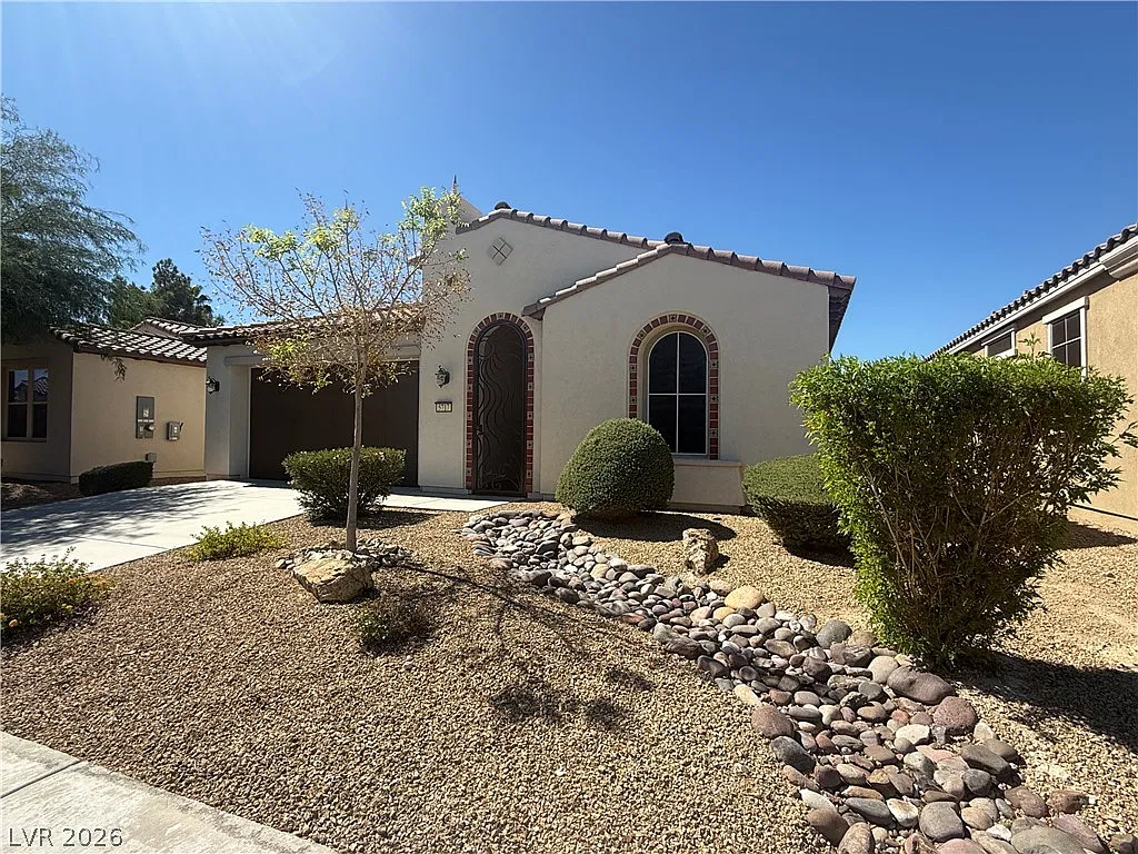 2 bed, 2.0 bath, 1893 sqft, $2,900 — Photo 2