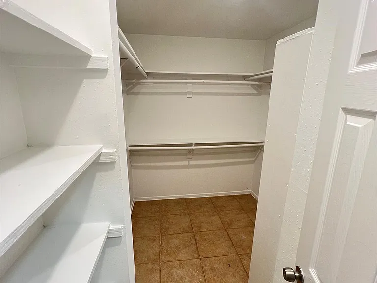 19739 Moonhollow Dr — Photo 14