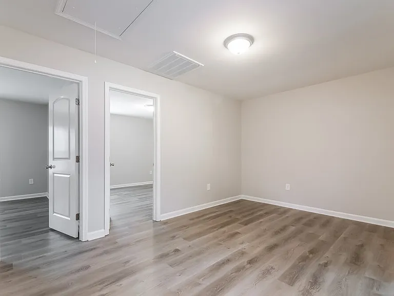 1308 Hosmer Ct — Photo 12