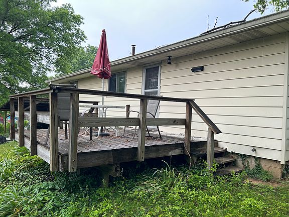 4th image of 2601 E 7th St