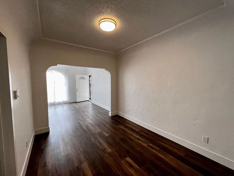 three Bedroom — Photo 13