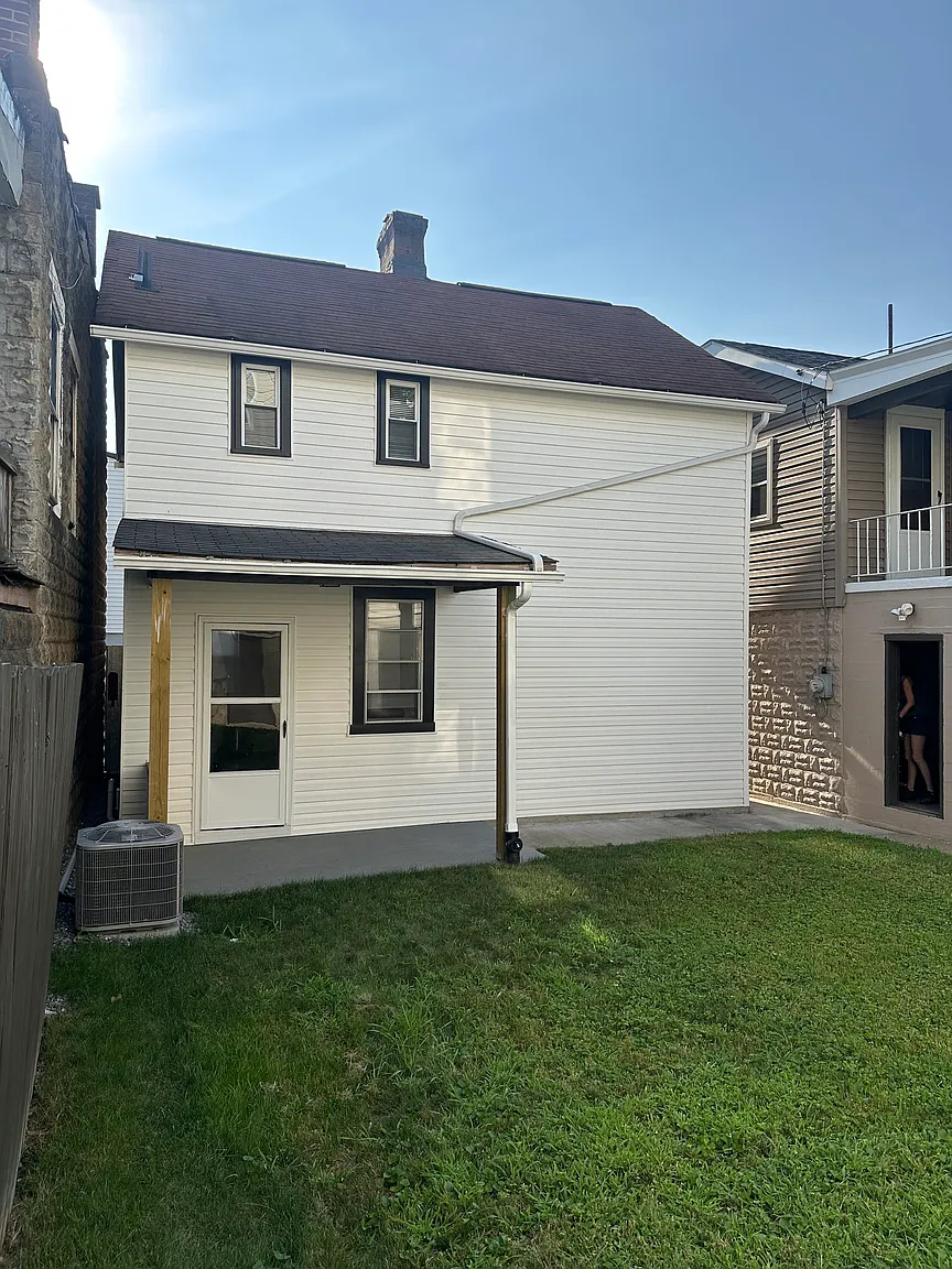 836 Ohio Ave photo 1