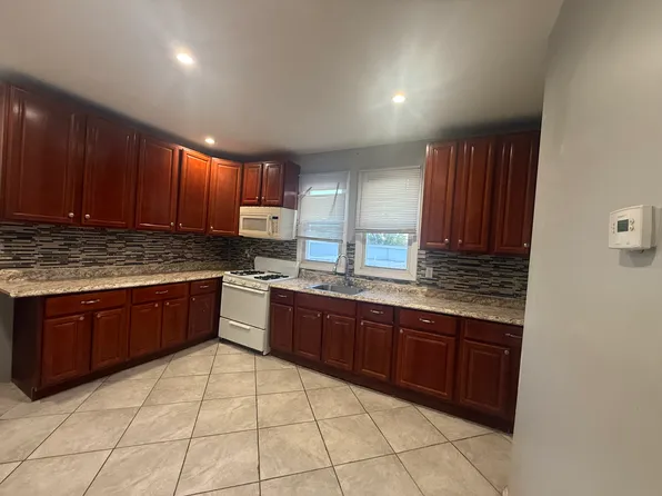 488 S 12th St Floor 2, Newark, NJ 07103