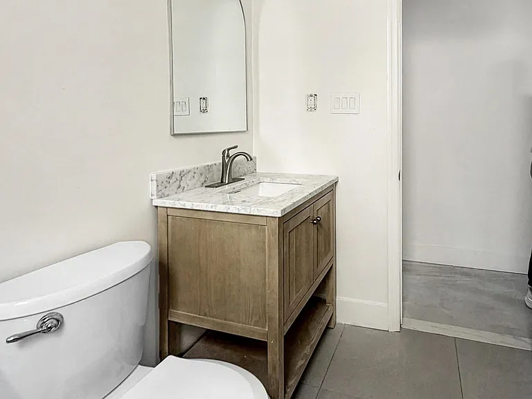 132 Bayview Ave #1 — Photo 10