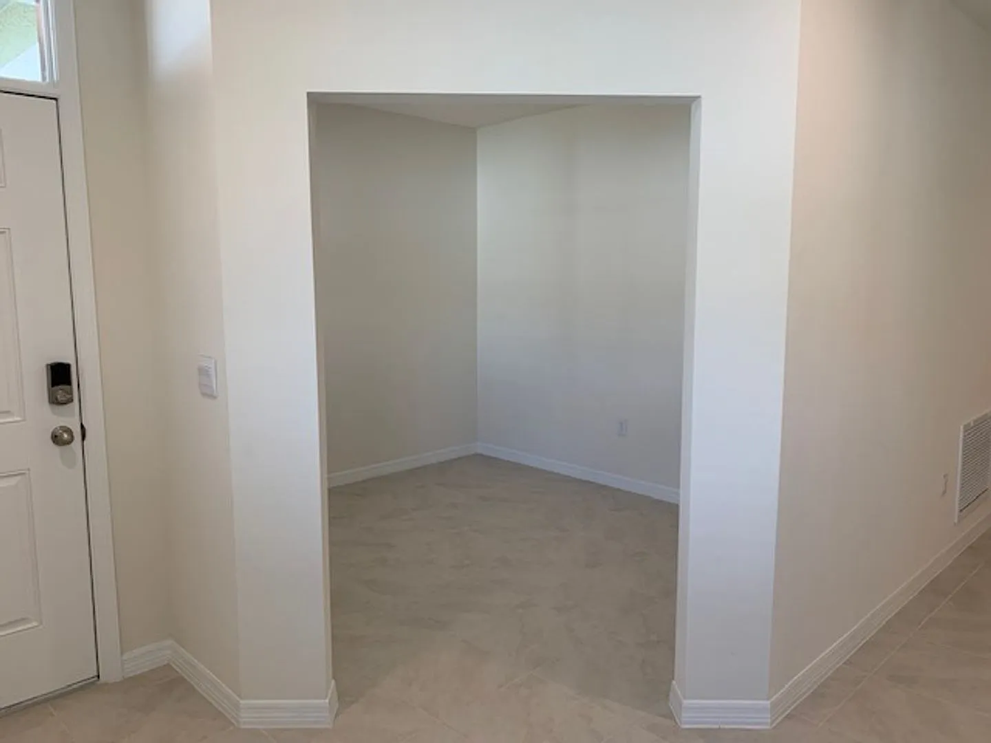 2 Bed 2 Bath 1/2 Duplex in Leesburg For Rent — Photo 3