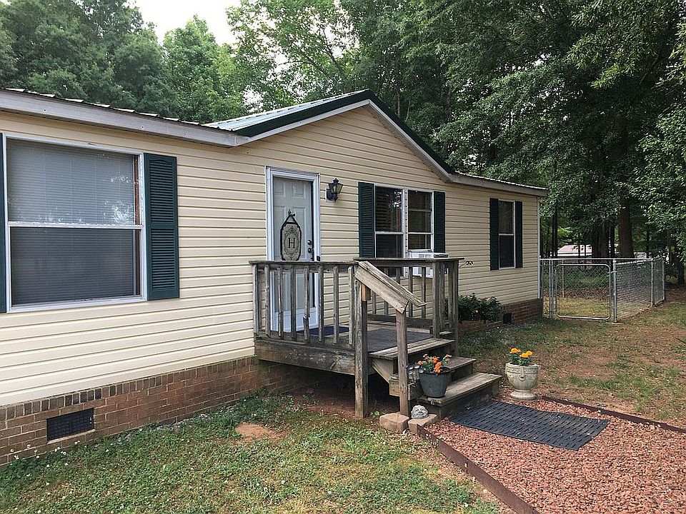 2nd image of 461 Snider Kines Rd
