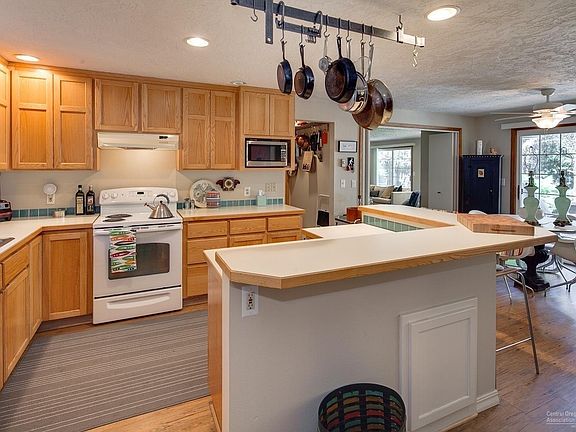 5th image of 61219 SE Paulina Ln