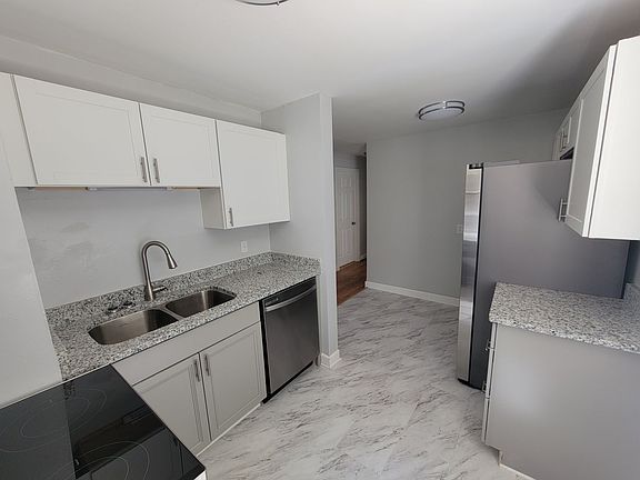 3rd image of 1207 Whilden Pl APT A