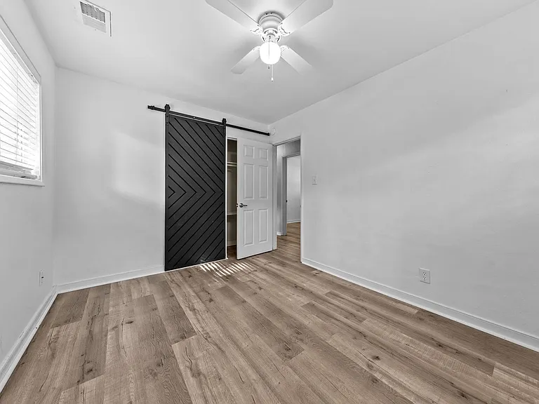 413 Catalina Ave — Photo 16