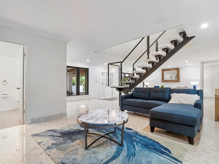 1240 SW 14th Ave — Photo 9