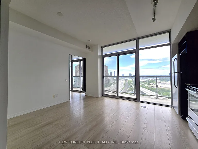 105 The Queensway #2205 — Photo 8