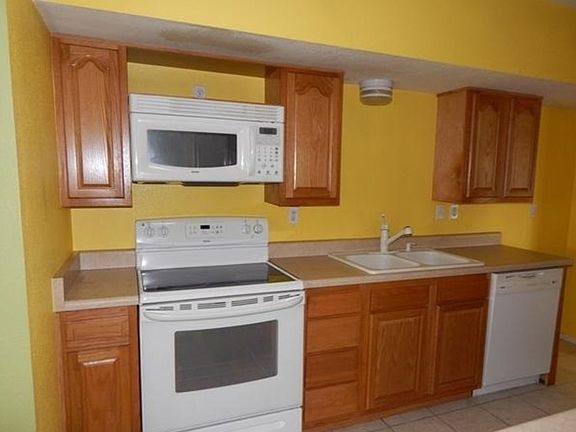 4th image of 11842 N 107th Ave