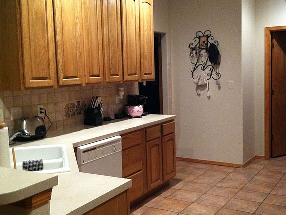 3rd image of 3651 Fernwood Ave