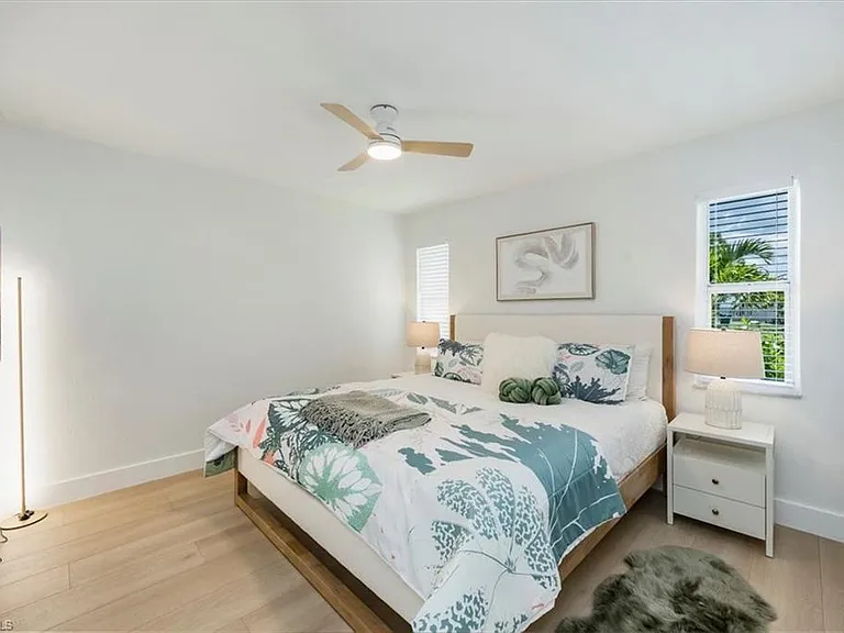 4523 Fluvia Ave — Photo 11