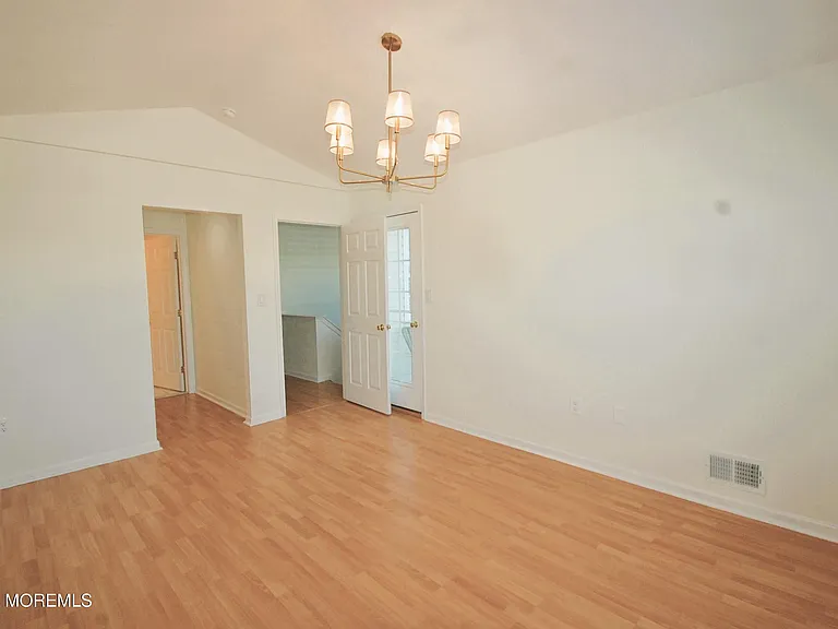 574 Beachway Ave #7 — Photo 12