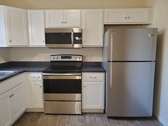 4th image of 714-724 Farmwood Ln #716