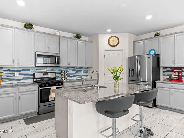 77 E CONSTITUTION Drive, Gilbert, AZ 85296