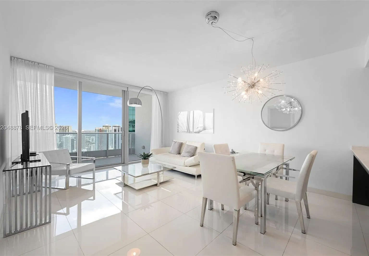 Epic West Condo — Photo 1