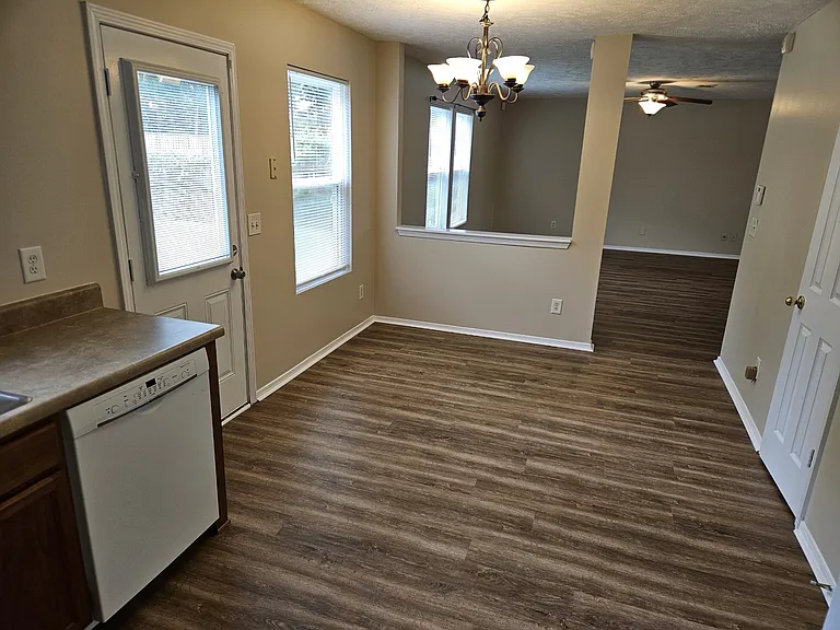 1152 Seven Oaks Blvd — Photo 10
