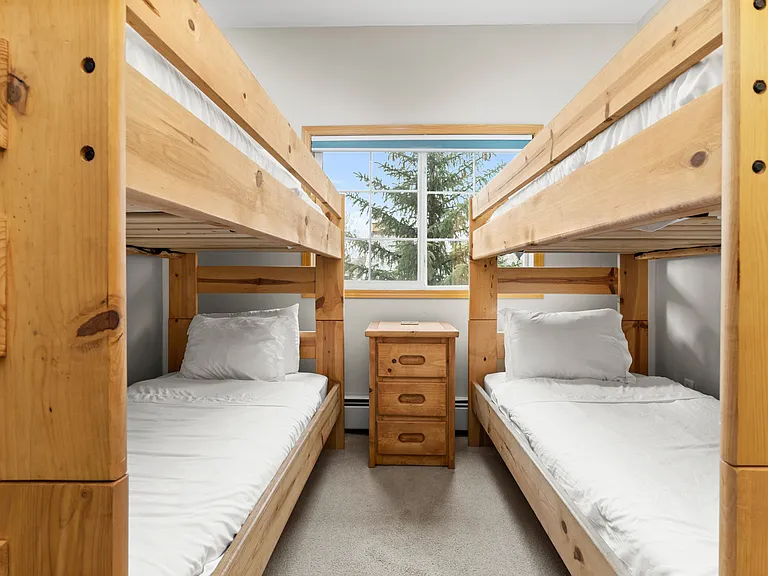 Twin Bunks Bedroom 3