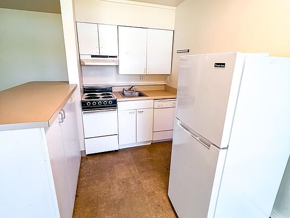 4th image of 706 Belmont Ave E APT 205