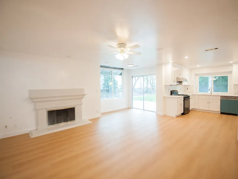30966 Riverton Ln — Photo 12