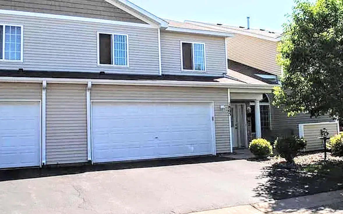 2 bed, 1.5 bath, 1580 sqft, $1,900 — Photo 1