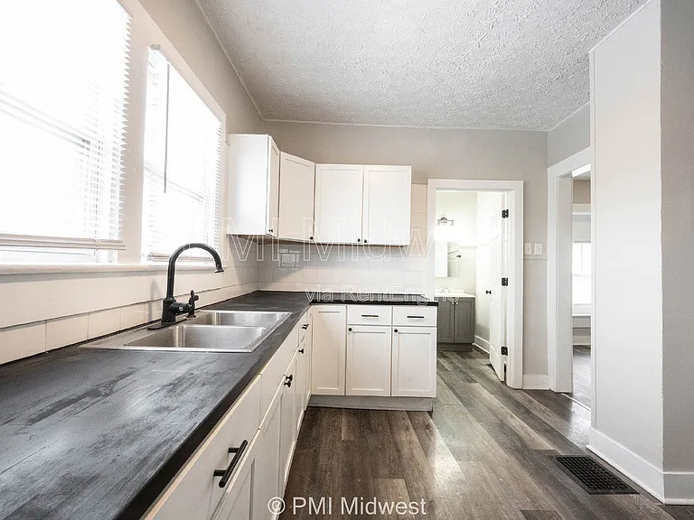 729 N Bosart Ave — Photo 14