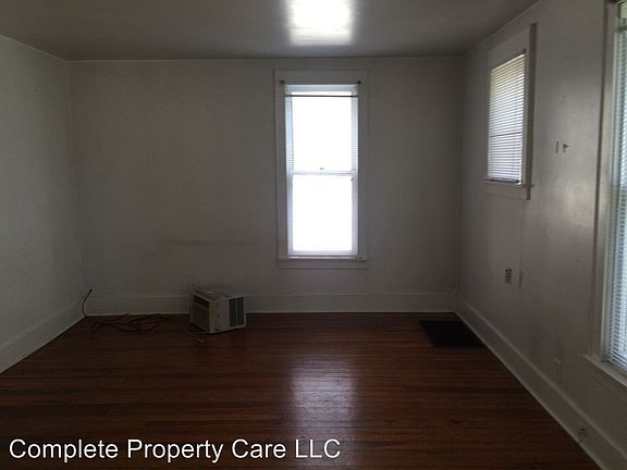 3rd image of 825 W North St