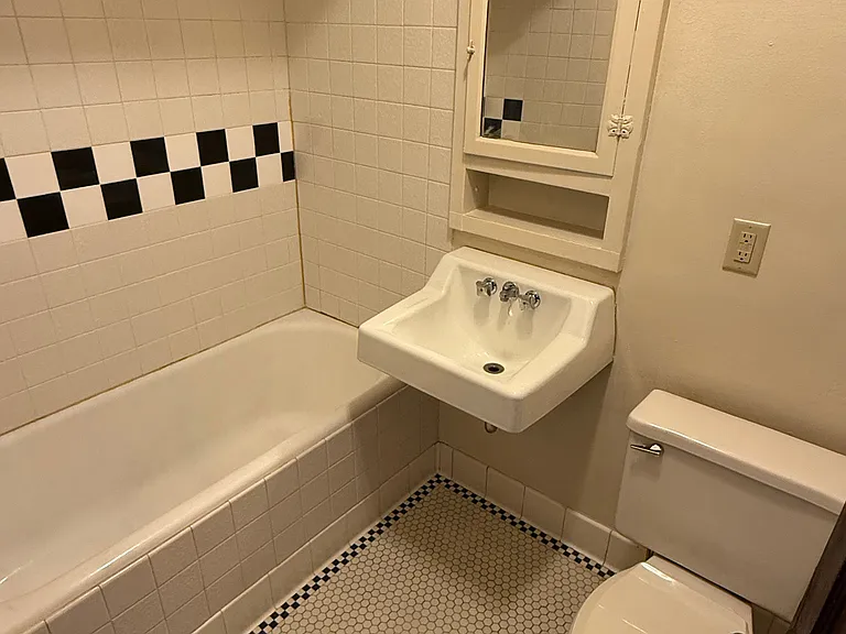 2342 N Weil St #4 — Photo 4