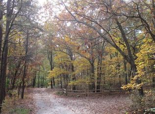 18 Kitchawan Ln, Hampton Bays, NY 11946