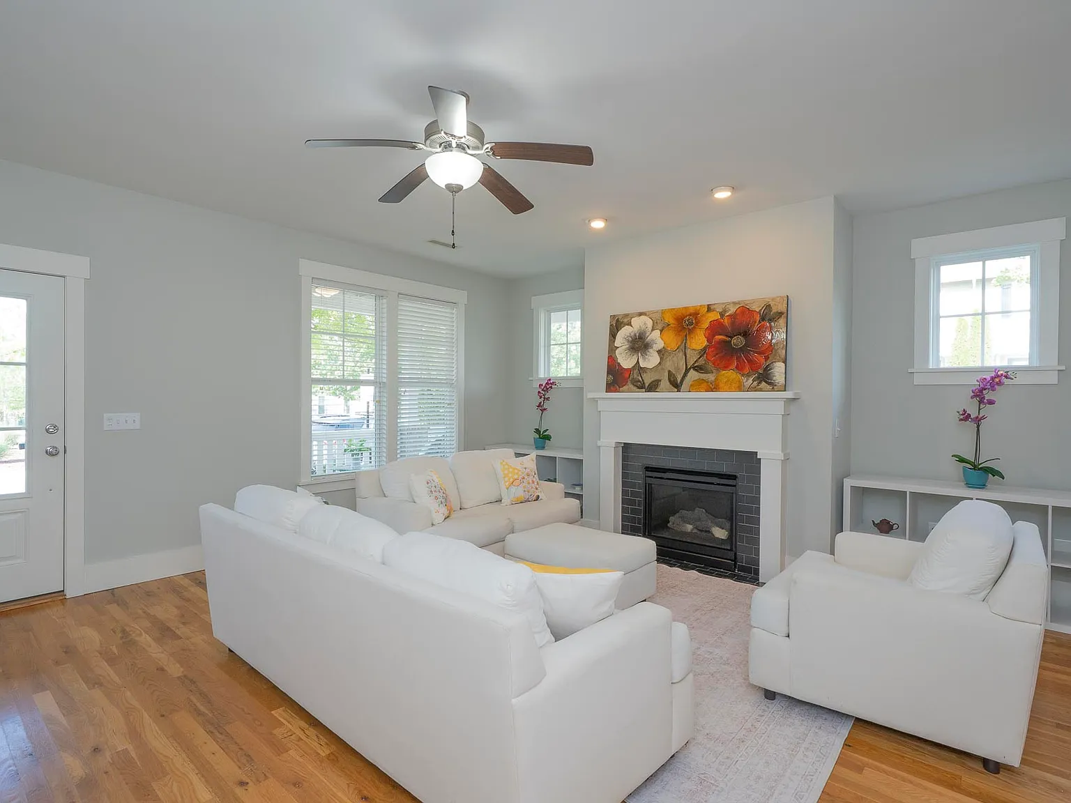 3 bed, 2040 sqft, $2,500 — Photo 3