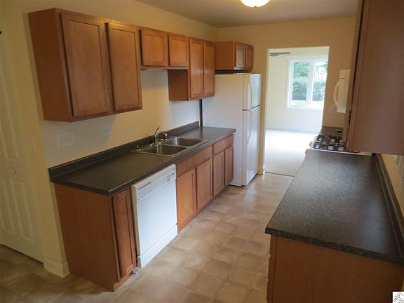 5th image of 607 N 60th Ave W