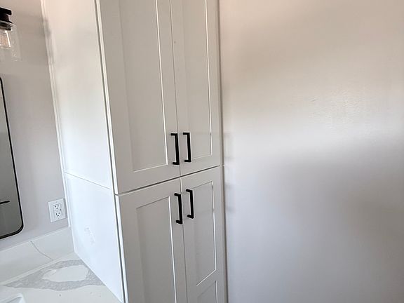 3rd image of 440 Denby St #4
