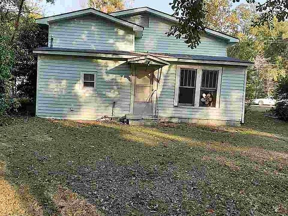 2nd image of 815 Douglas Ave