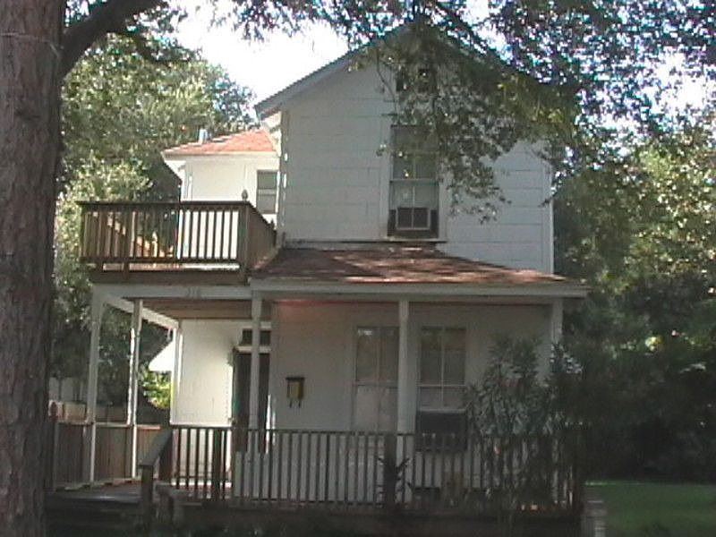 1st image of 318 6th Ave N