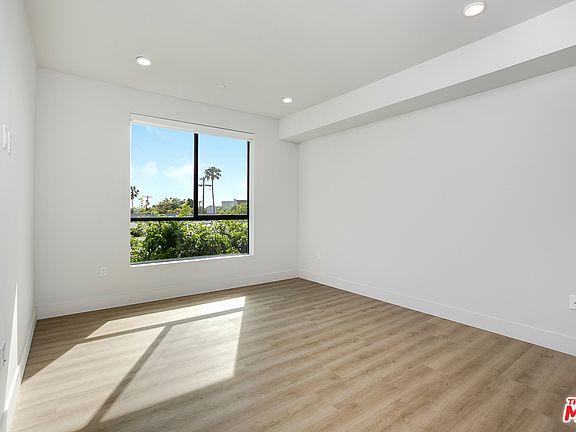 5th image of 3675 Dunn Dr