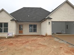 312 Copper Creek Dr, Jackson, TN 38305