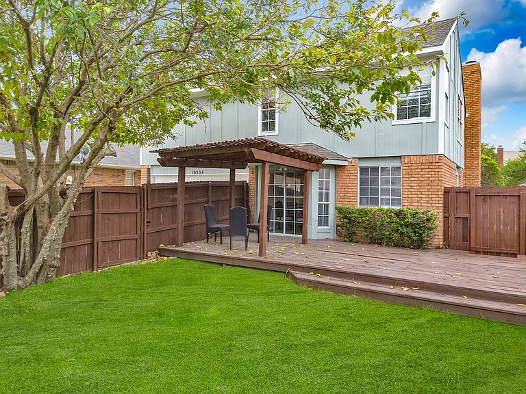10304 Concord Dr — Photo 6