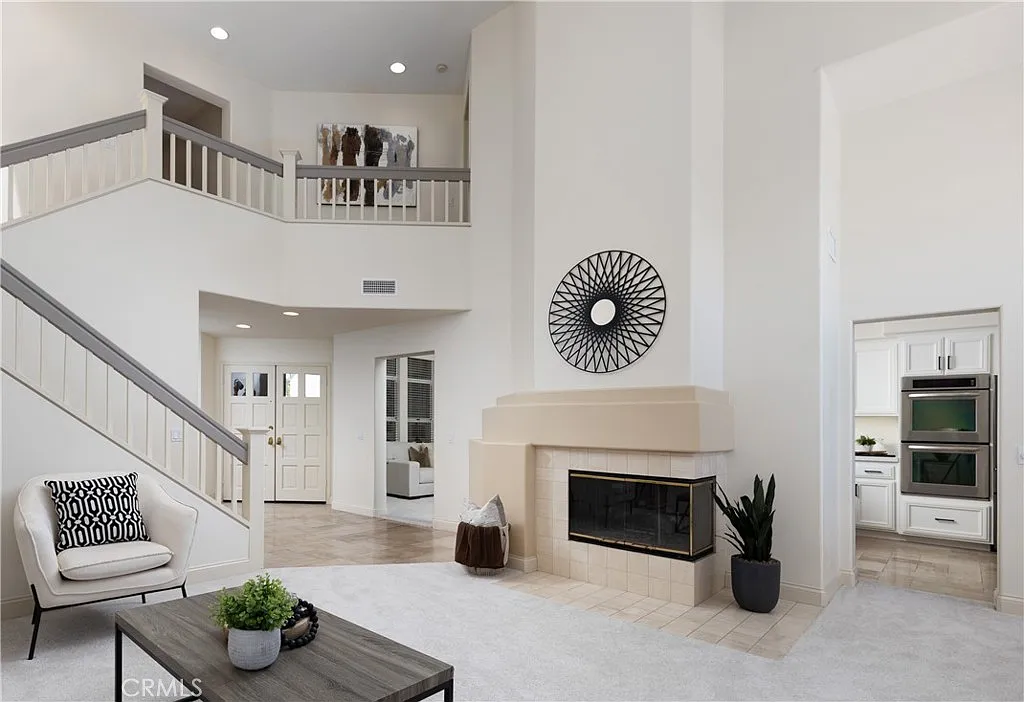 3 bed, 2.5 bath, 2195 sqft, $5,250 — Photo 4